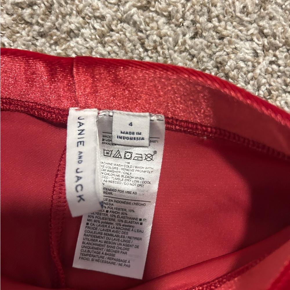 Holiday clothes bundle - Picture 7 of 7